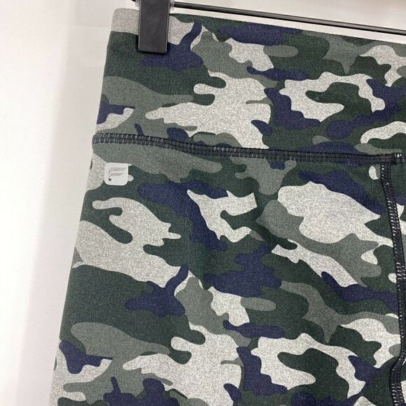 Fabletics Legging Camo Print Full Length - Picture 5 of 5